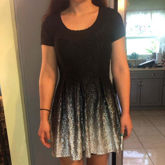 Prom dresses - Picture 7 of 7